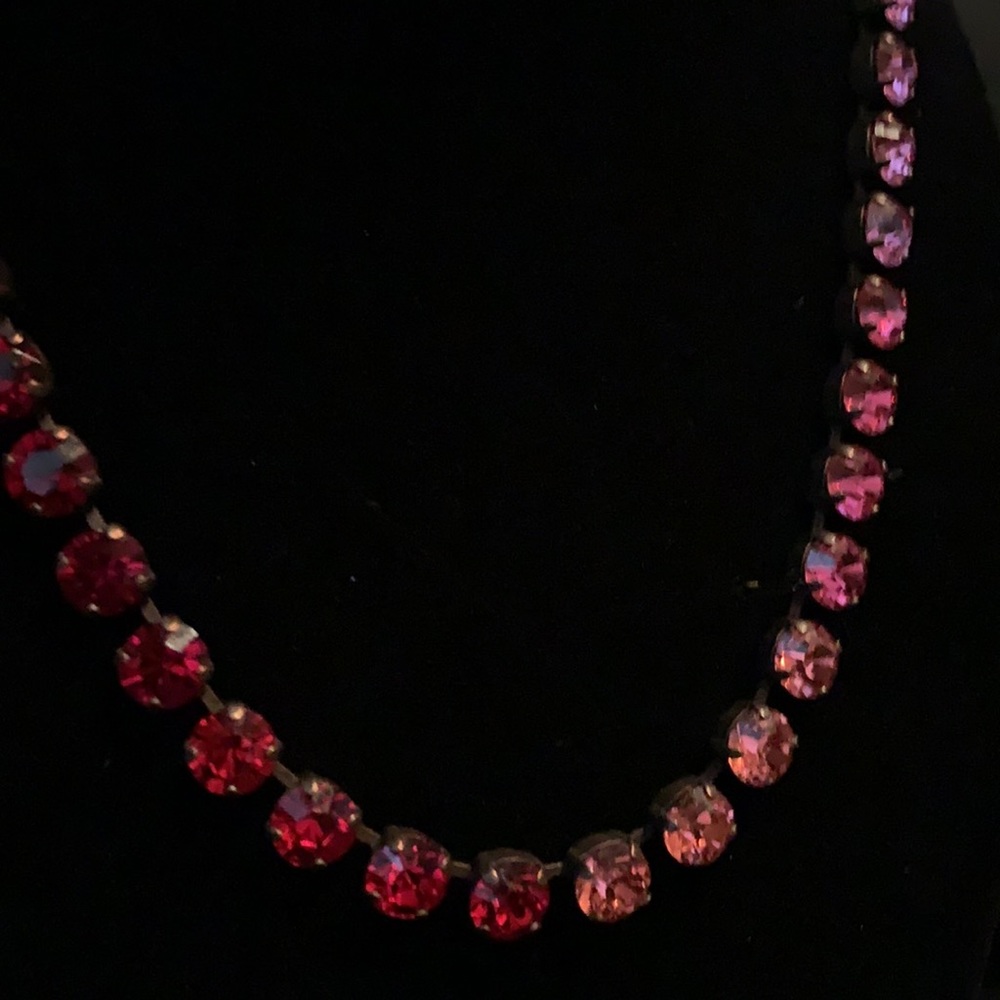 Gemstone necklace. Pink ombré